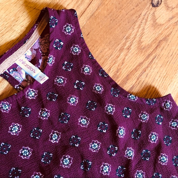 Xhilaration | Floral Boho Top Keyhole Back - Picture 2 of 6